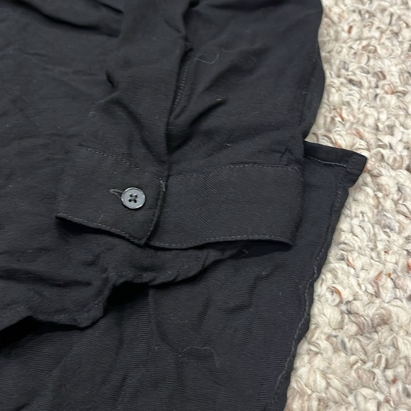 Express Black V-Neck Button Down Long Sleeve Blouse Sz Small - Picture 4 of 6